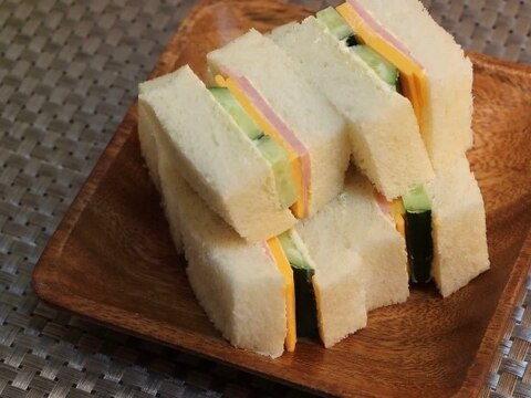 ☆きゅうりとハムとチーズのサンドイッチ☆